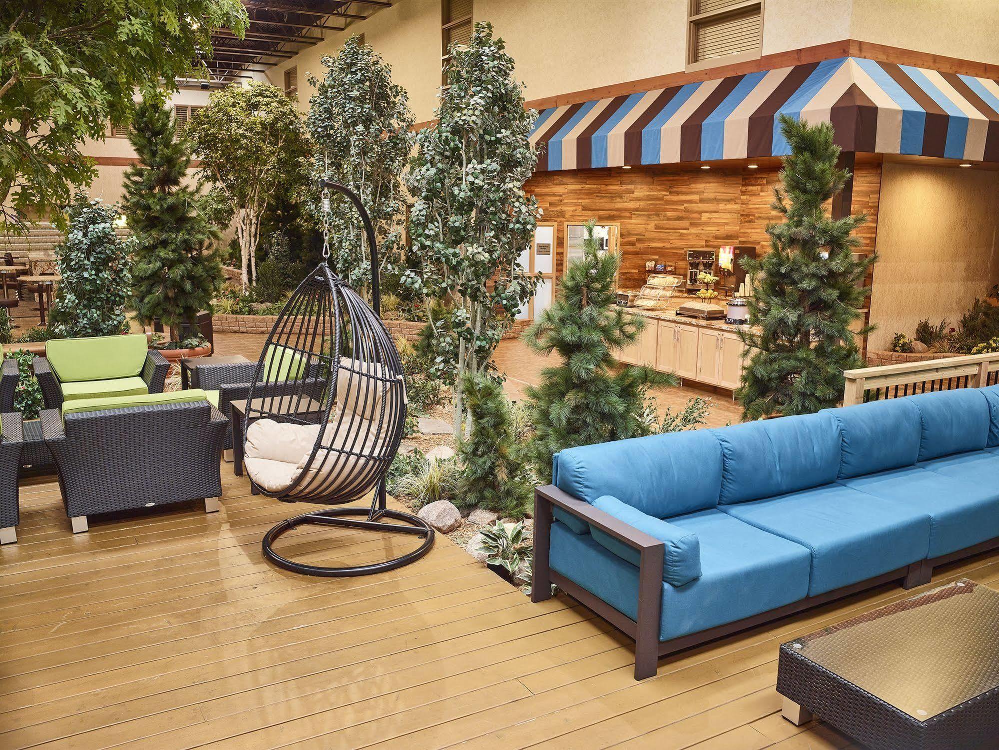 Livinn Hotel Minneapolis North / Fridley Esterno foto