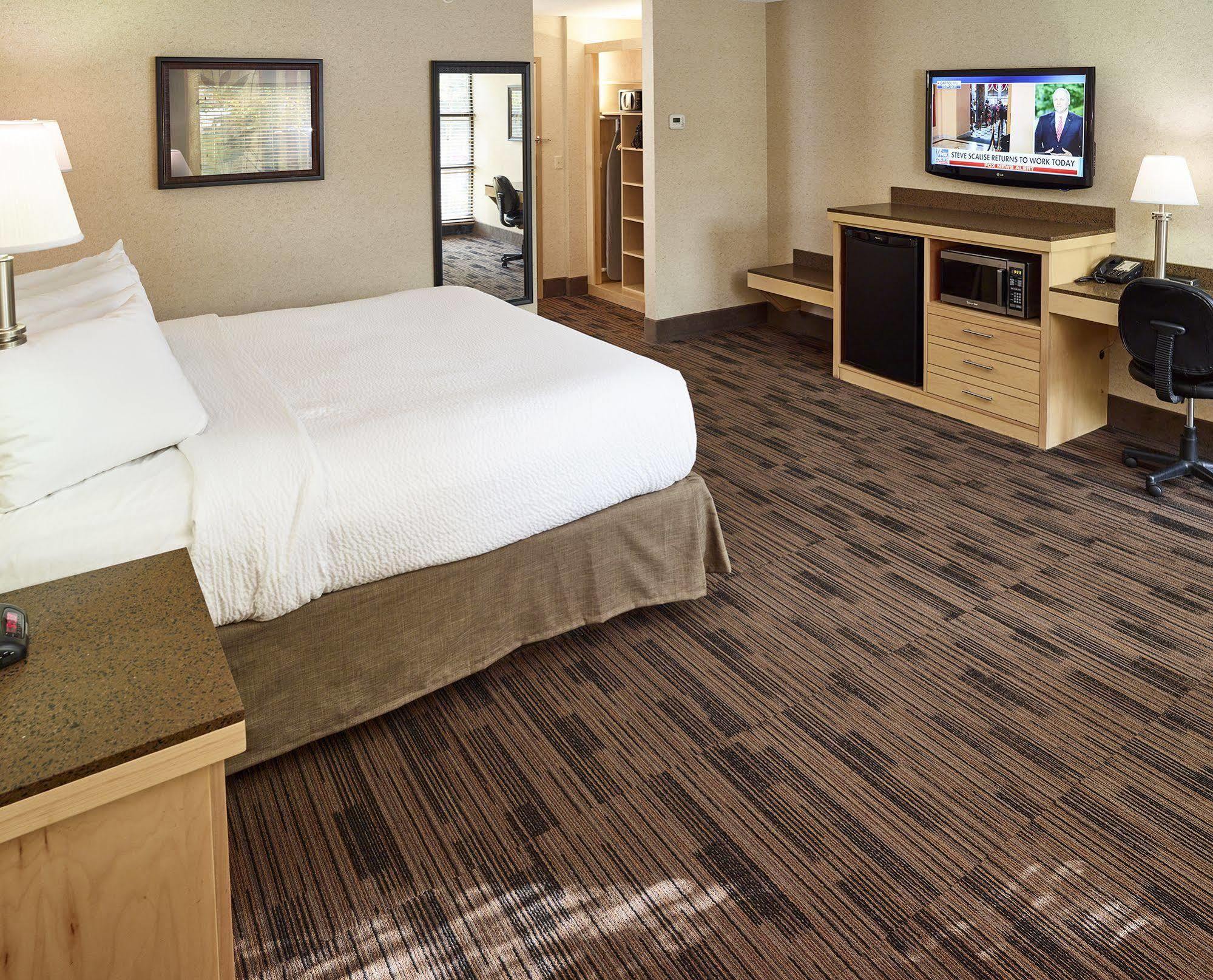 Livinn Hotel Minneapolis North / Fridley Esterno foto