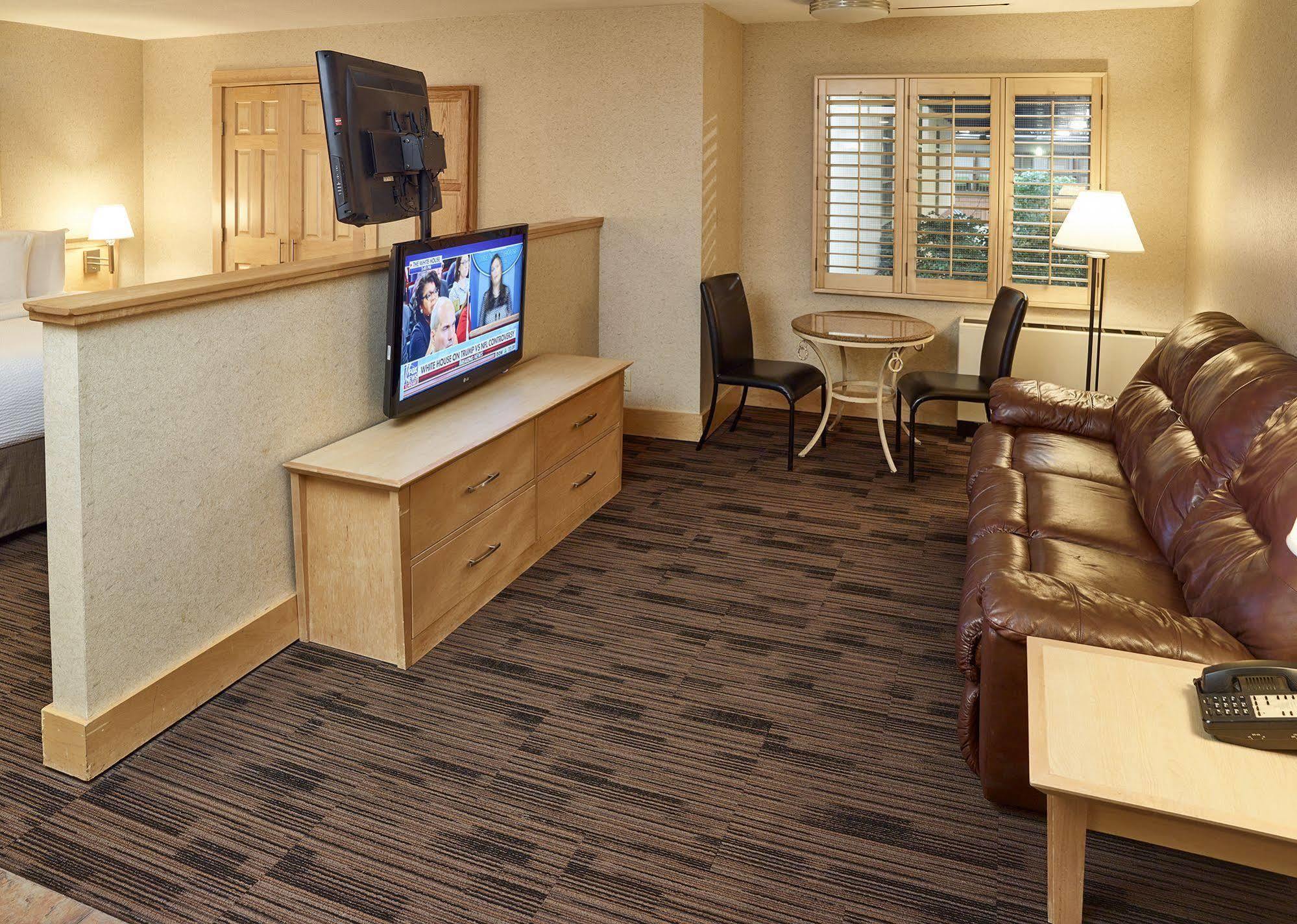 Livinn Hotel Minneapolis North / Fridley Esterno foto