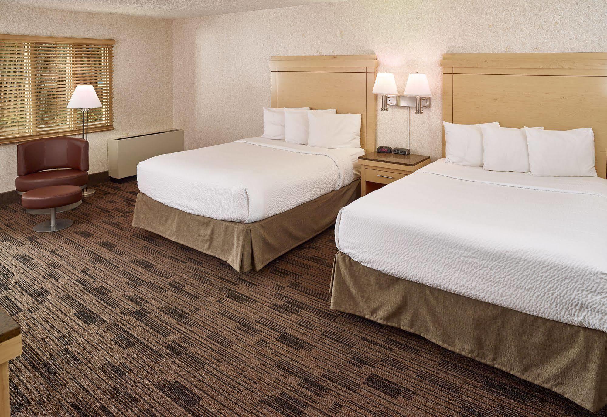 Livinn Hotel Minneapolis North / Fridley Esterno foto