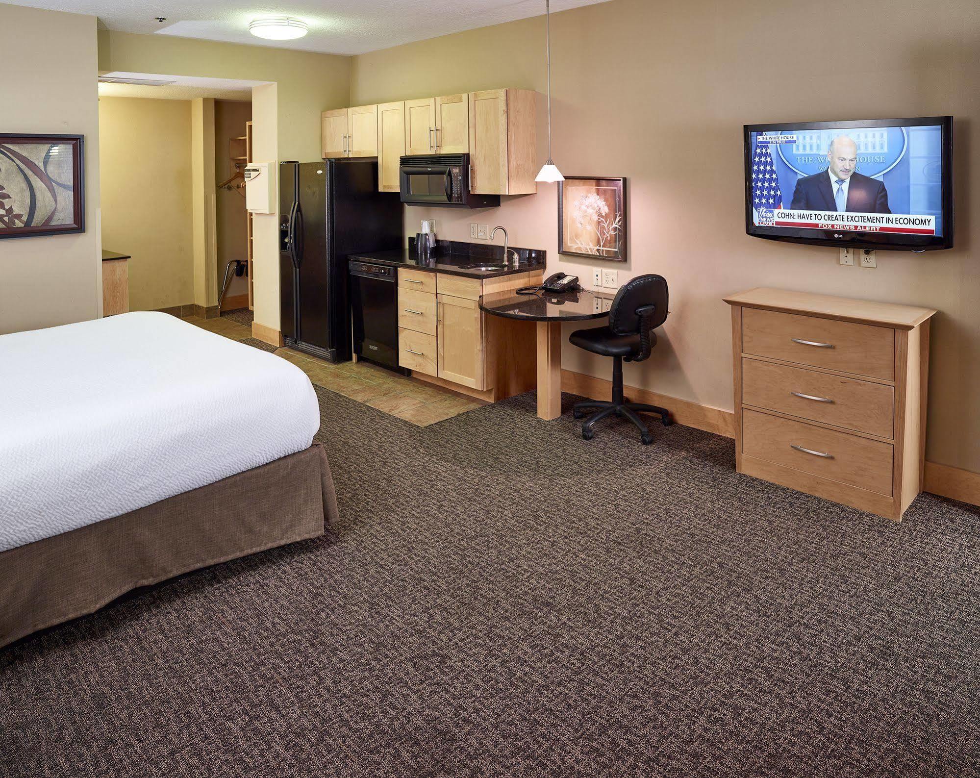 Livinn Hotel Minneapolis North / Fridley Esterno foto