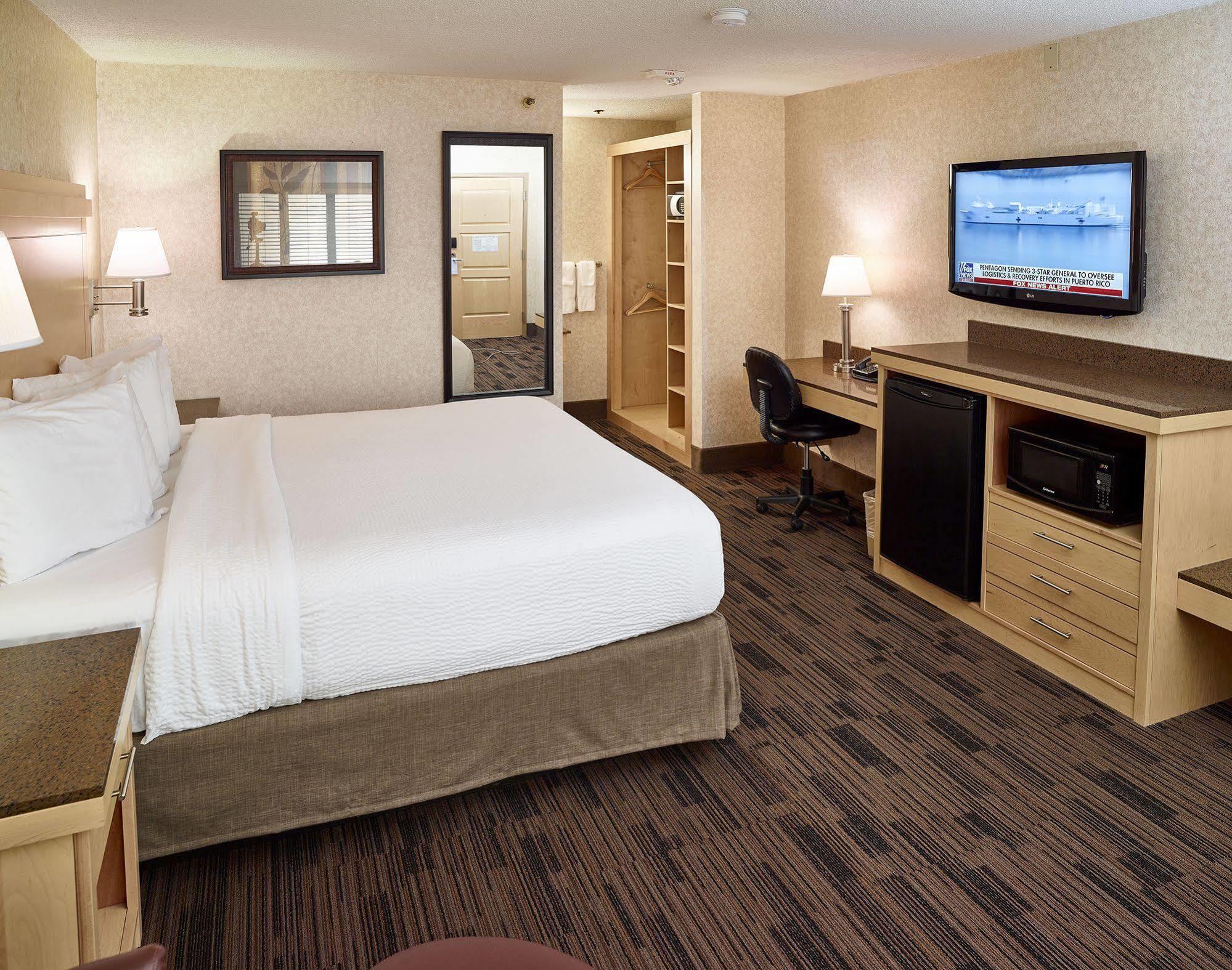 Livinn Hotel Minneapolis North / Fridley Esterno foto