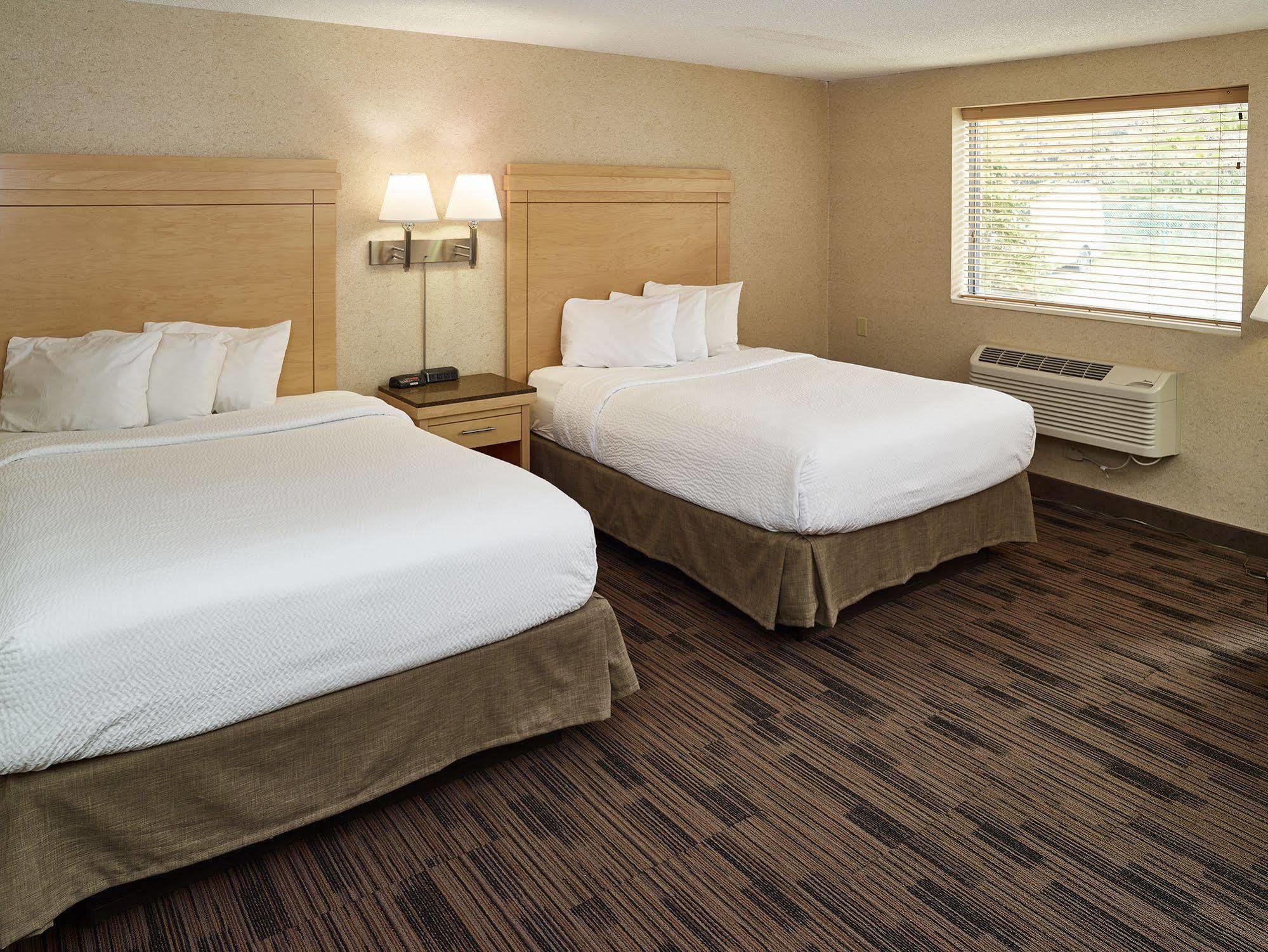Livinn Hotel Minneapolis North / Fridley Esterno foto