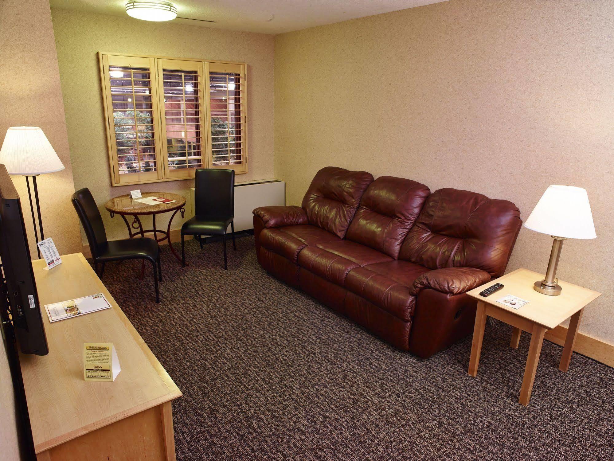 Livinn Hotel Minneapolis North / Fridley Esterno foto