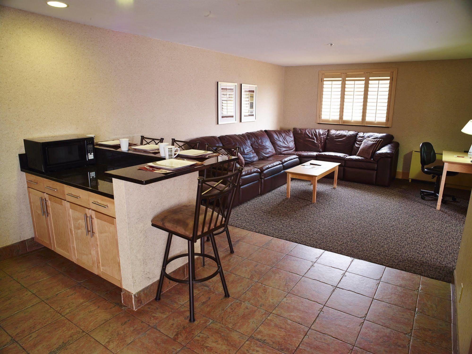 Livinn Hotel Minneapolis North / Fridley Esterno foto